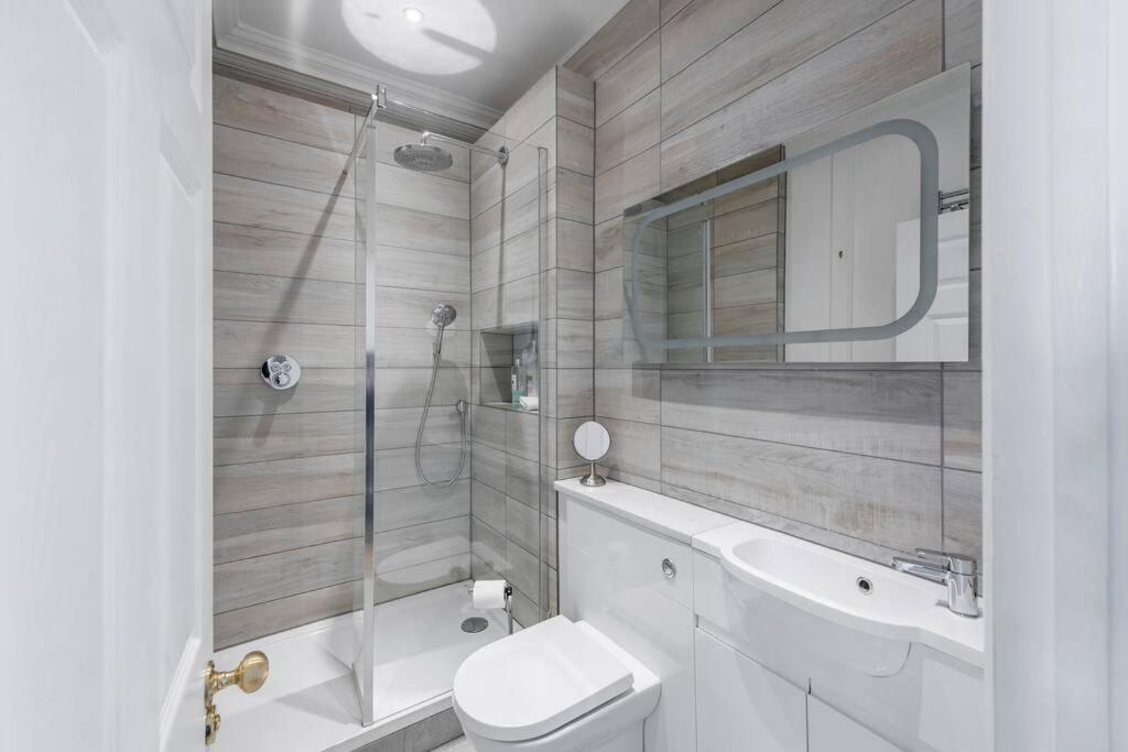 Beautiful Apartment, Incredible Central Location Bath Exterior photo